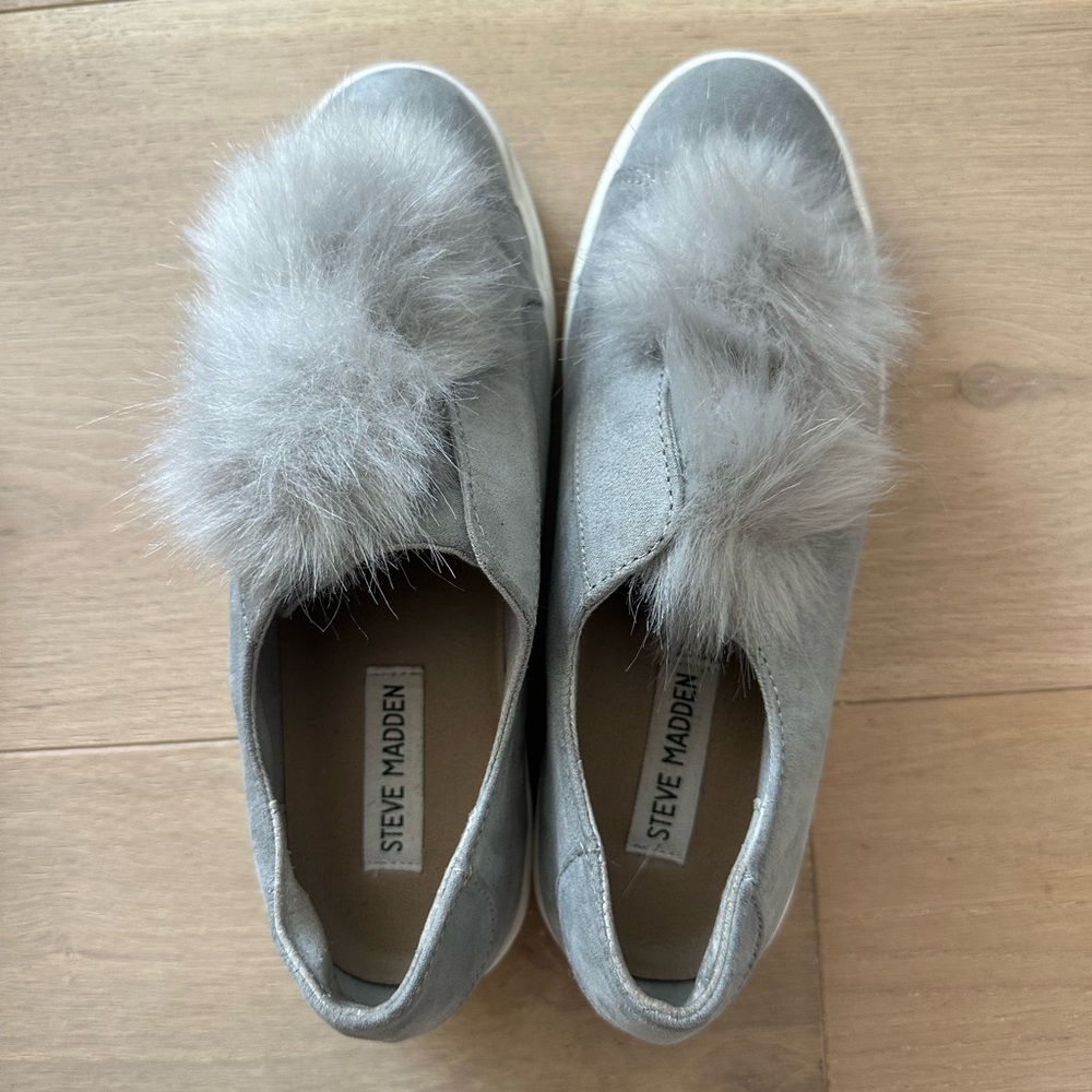 Gray suede Pom Pom shoe. Size 7.